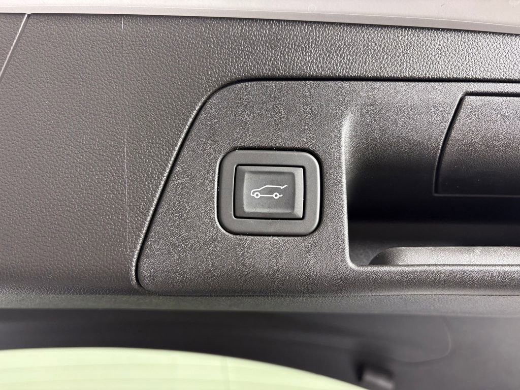 Used 2025 Buick Envision Sport Touring AWD/4WD image 32