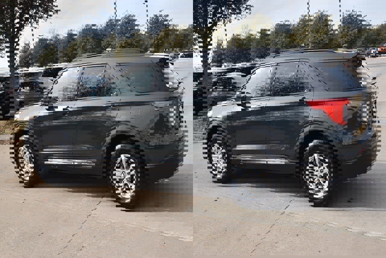Certified 2023 Ford Explorer XLT w/ Equipment Group 202A image 6