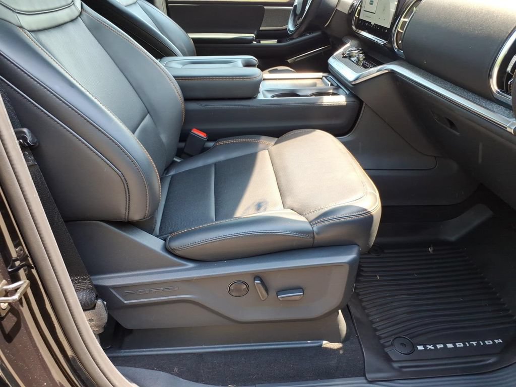 Certified 2025 Ford Expedition Tremor AWD/4WD image 8