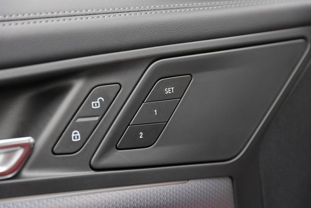 Used 2024 BMW X1 xDrive28i w/ Technology Package image 16