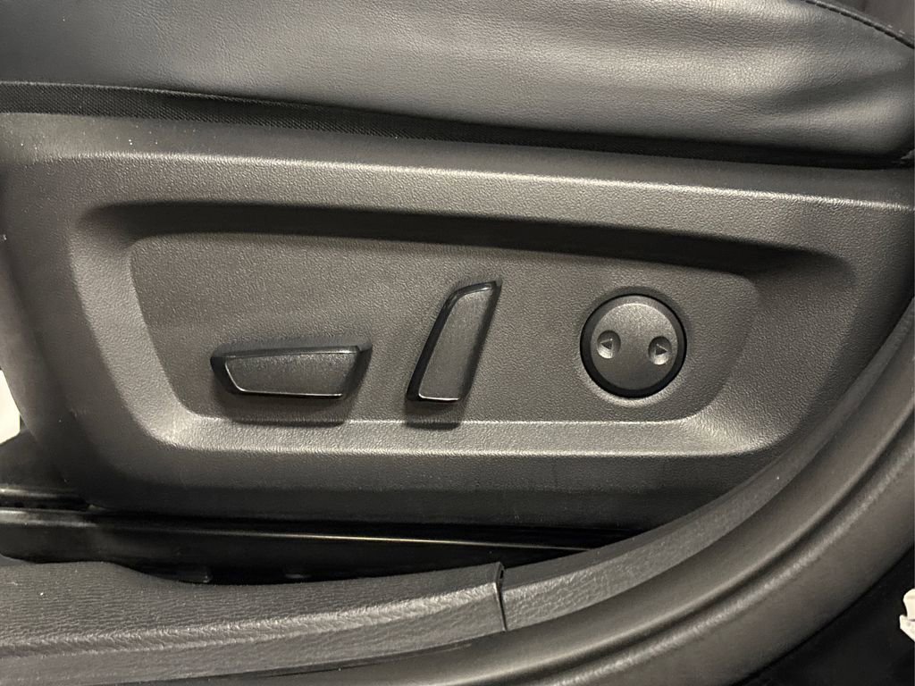 Used 2025 Mitsubishi Outlander SE image 29