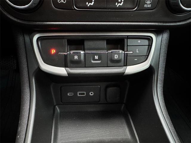 Used 2023 GMC Terrain SLE image 25