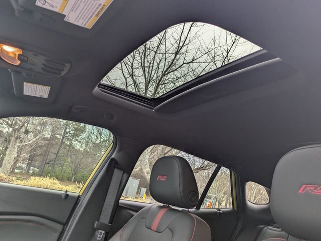 Used 2024 Chevrolet Trax RS w/ Sunroof Package image 21