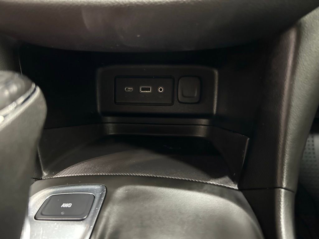 Used 2020 Chevrolet Equinox LT w/ LPO, Floor Liner Package AWD/4WD image 21