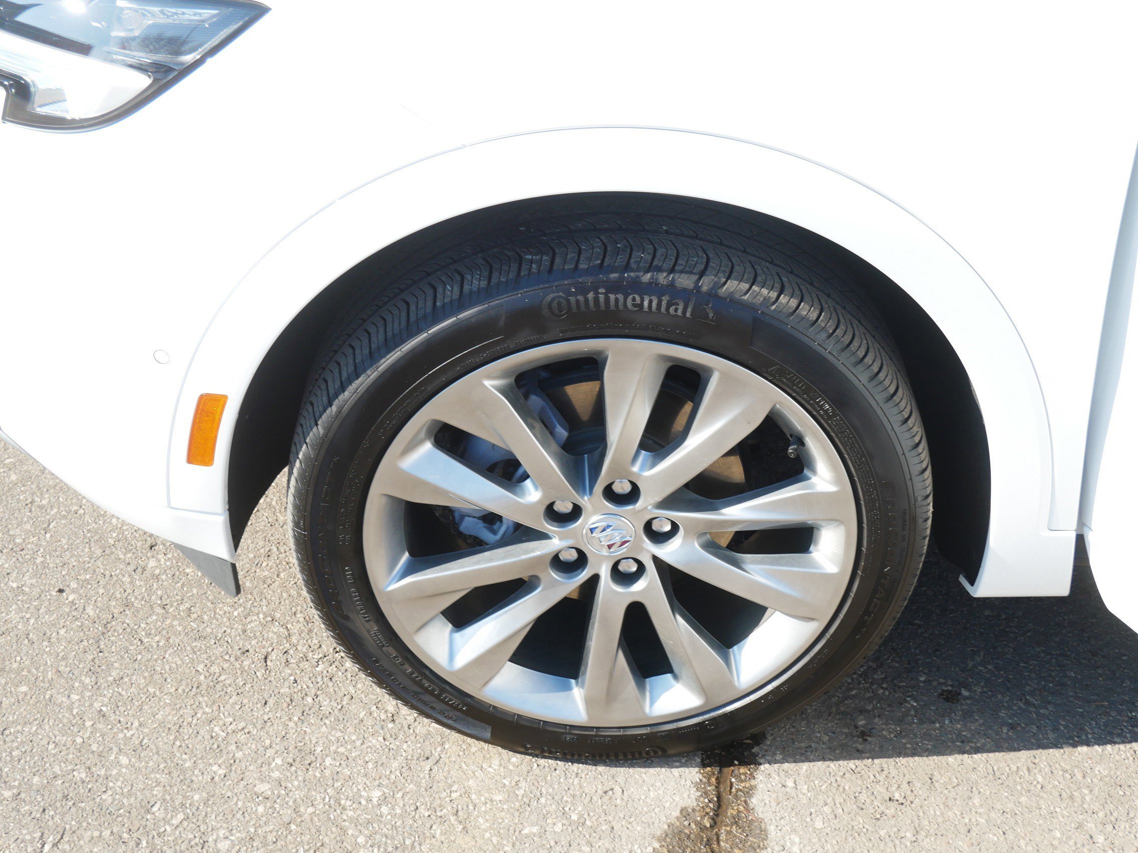 Used 2022 Buick Envision Avenir w/ Technology Package II image 14