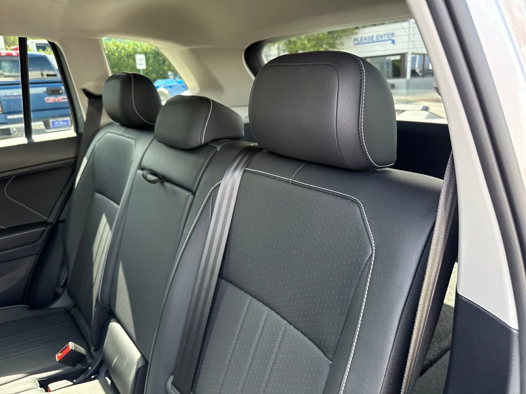 Used 2023 Volkswagen Tiguan SE AWD/4WD image 21