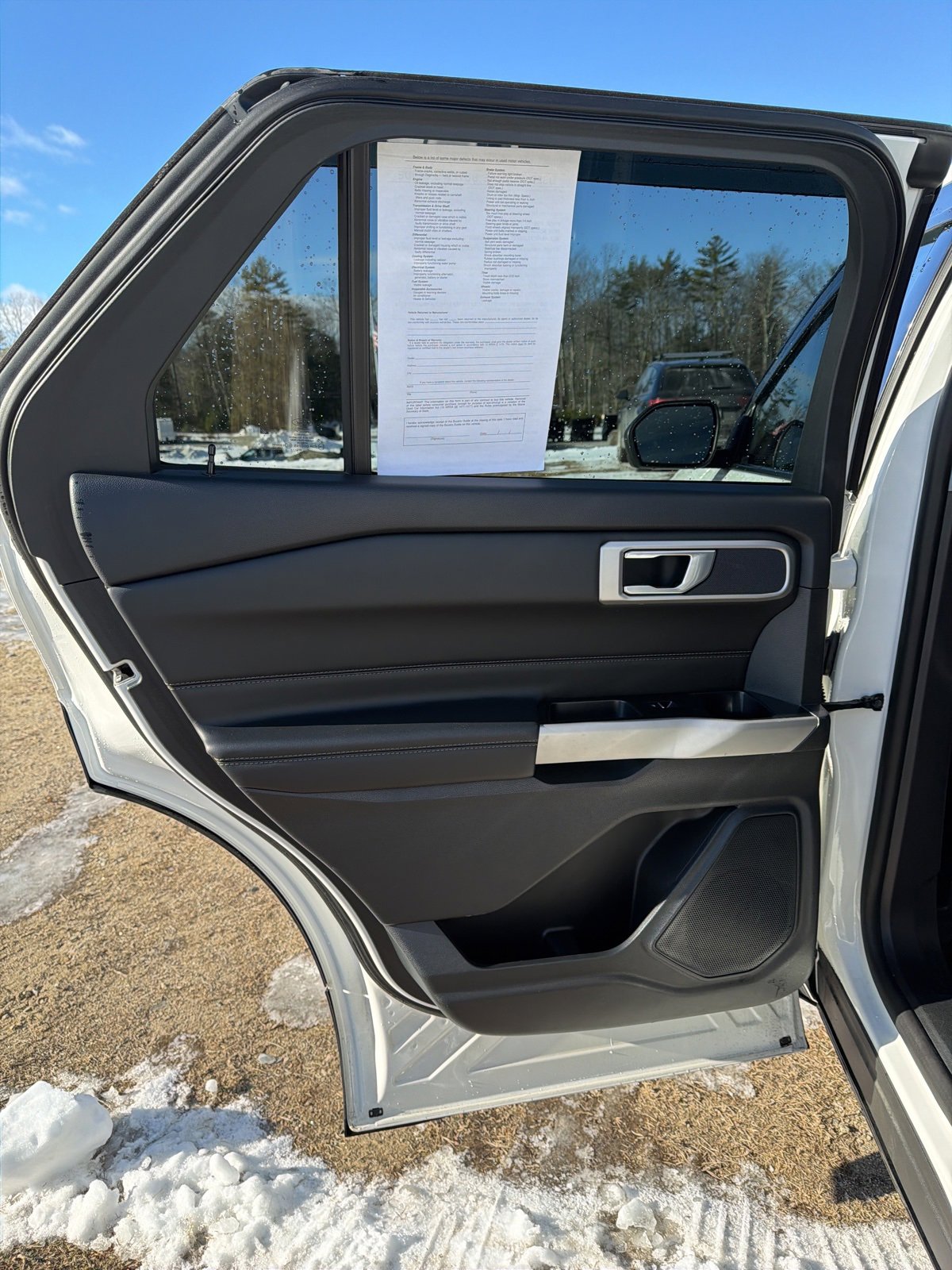 Certified 2022 Ford Explorer XLT w/ Equipment Group 202A image 11