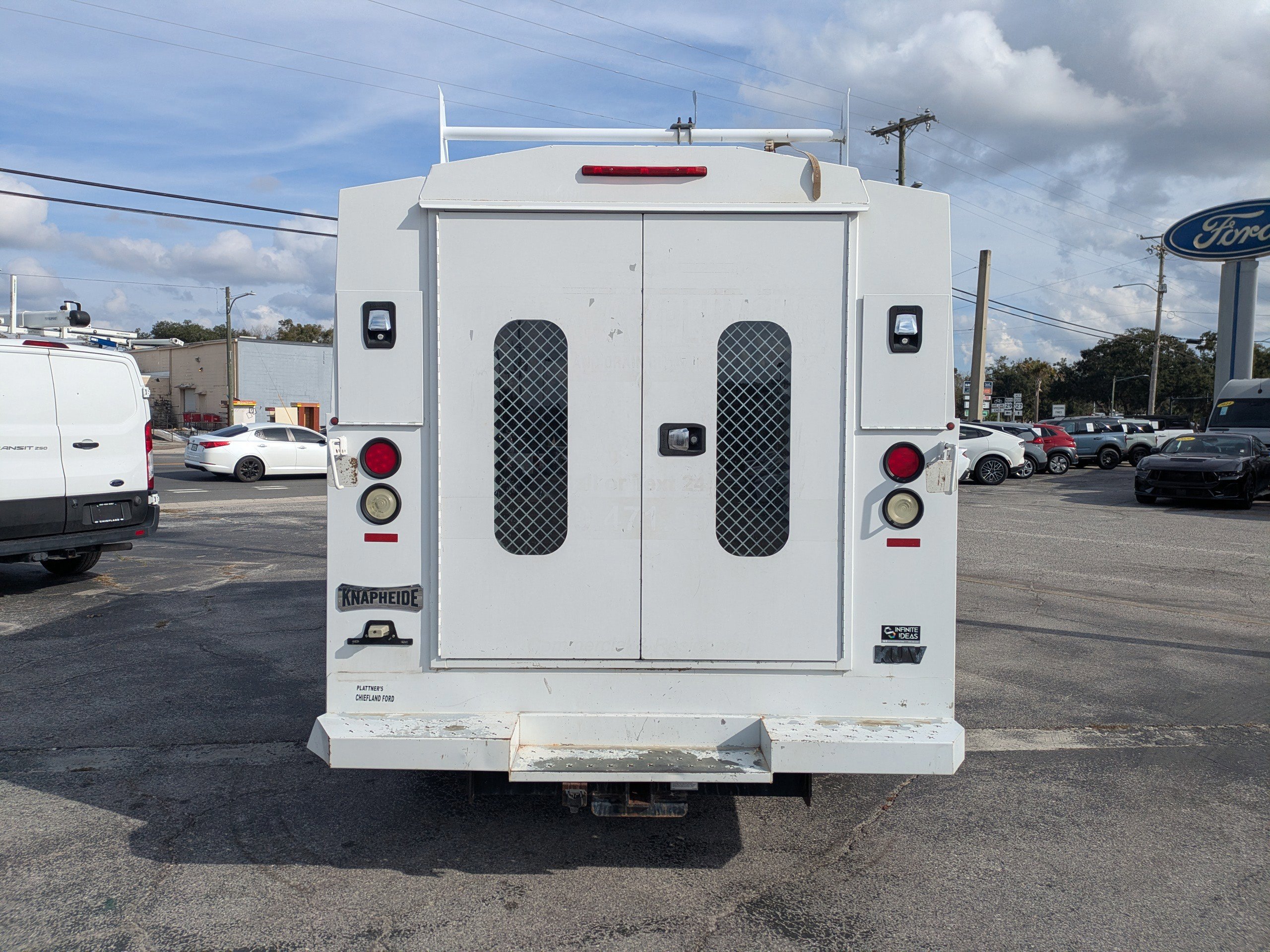 Certified 2017 Ford E-350 and Econoline 350 Super Duty w/ Power Windows & Locks Group image 4