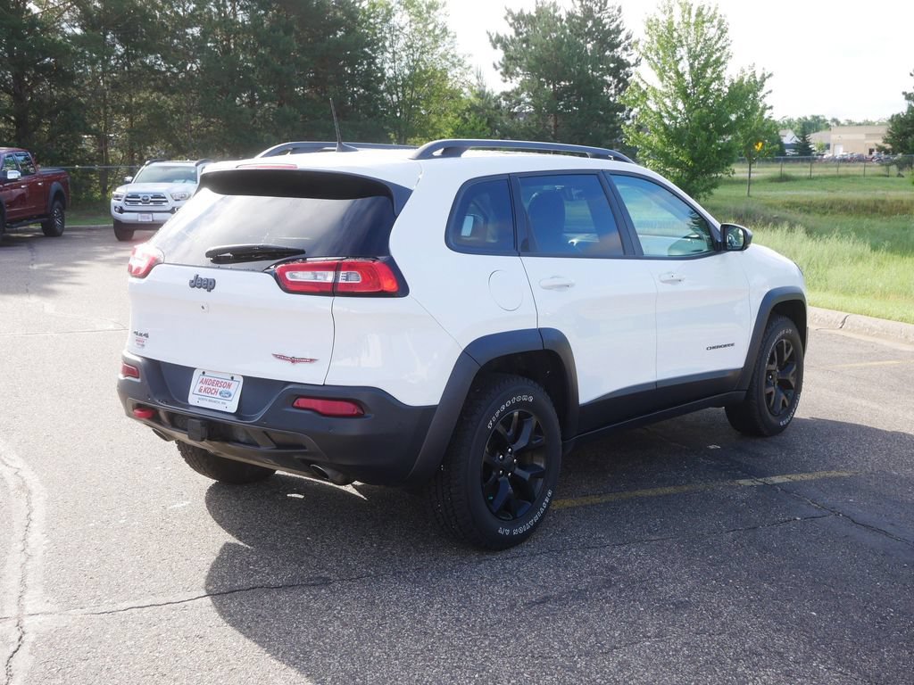 Used 2018 Jeep Cherokee Trailhawk AWD/4WD image 5