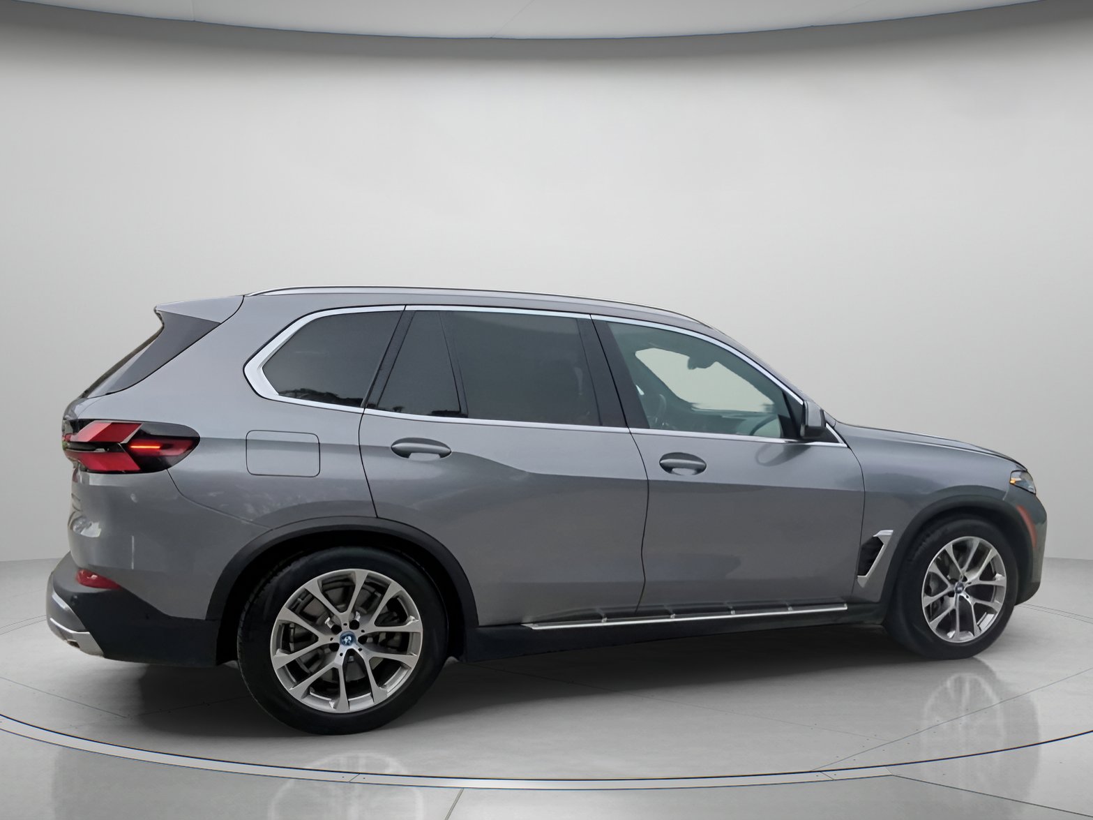 Used 2025 BMW X5 xDrive50e AWD/4WD image 30