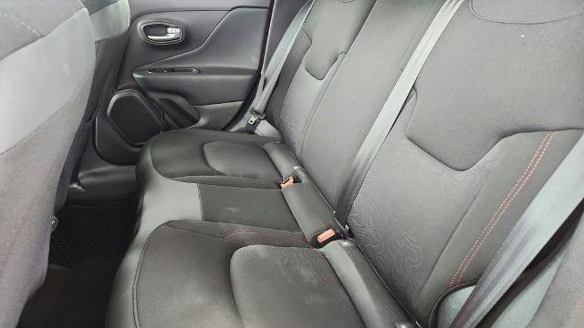 Used 2023 Jeep Renegade Trailhawk AWD/4WD image 28