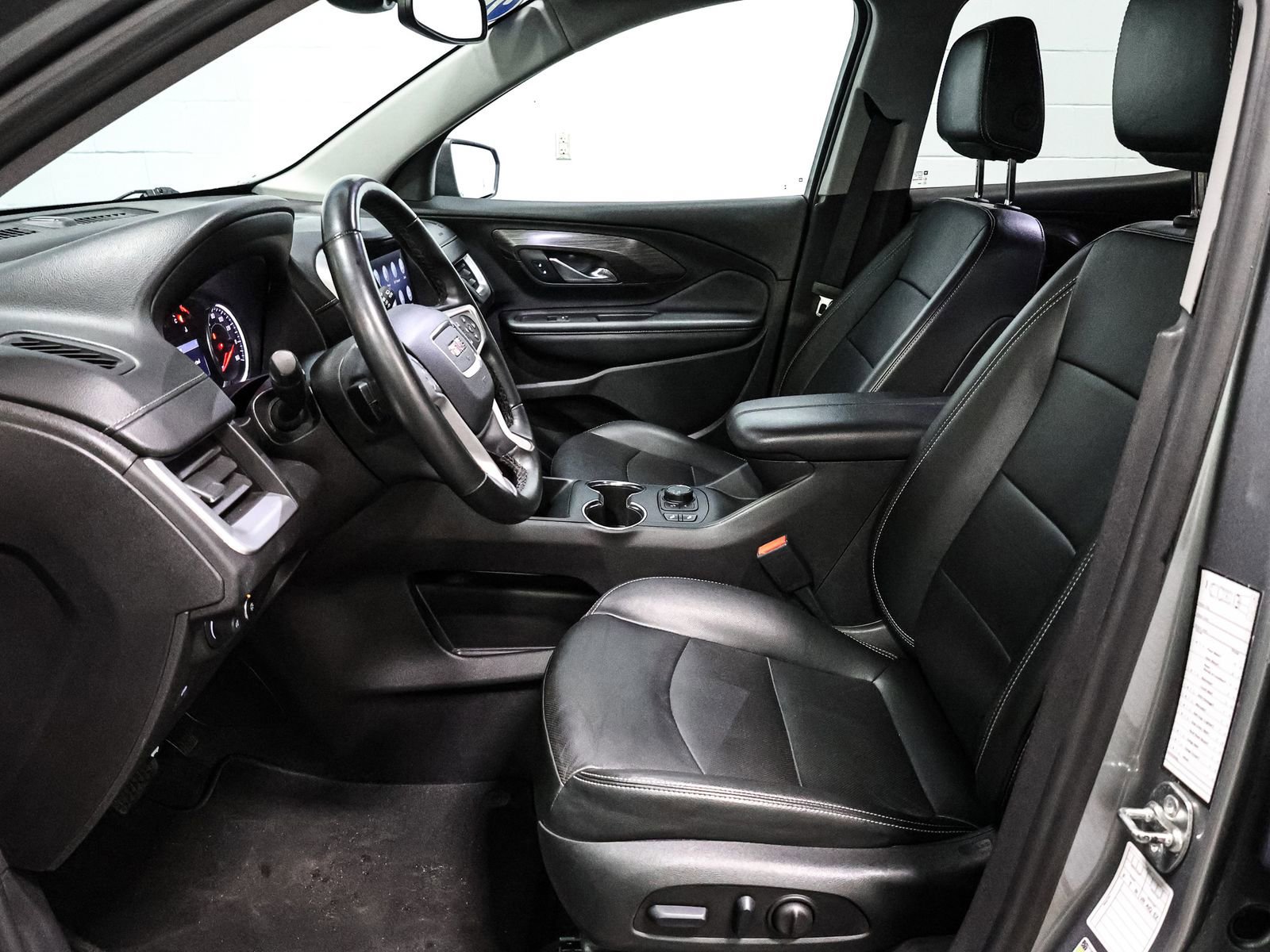 Used 2024 GMC Terrain SLT image 21