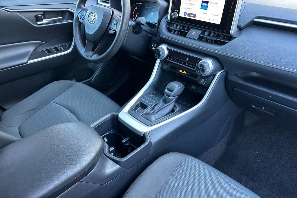Used 2025 Toyota RAV4 XLE image 14