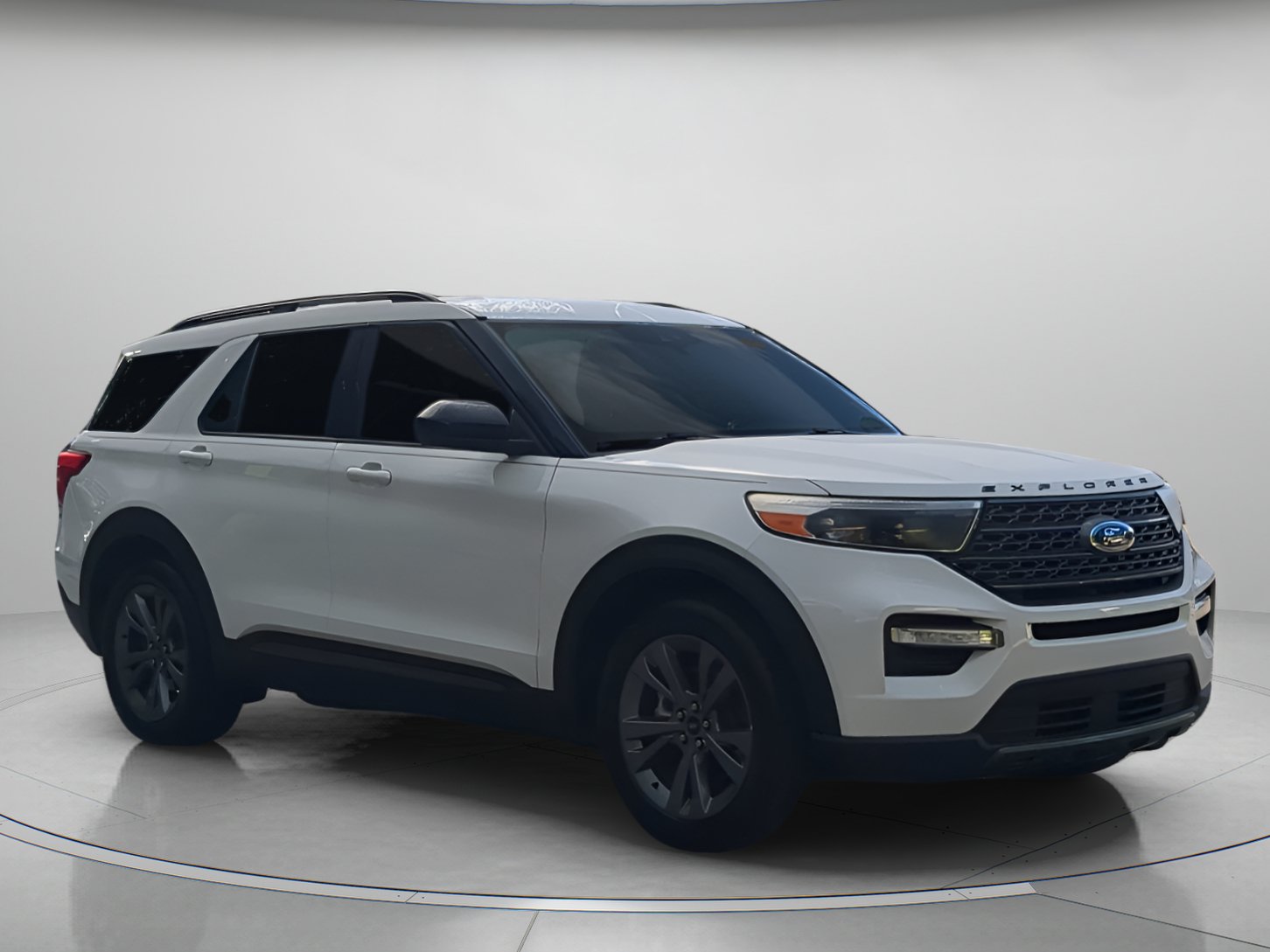 Certified 2022 Ford Explorer XLT w/ Equipment Group 202A RWD image 38