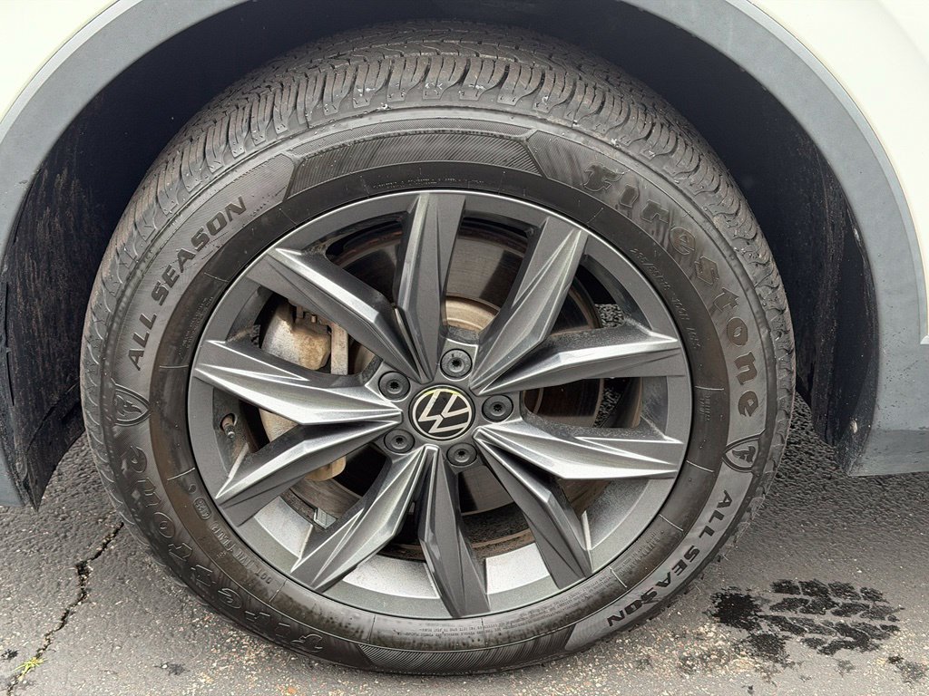 Used 2022 Volkswagen Tiguan SE AWD/4WD image 43