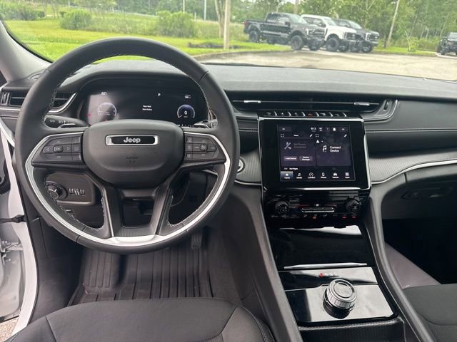 Used 2024 Jeep Grand Cherokee L Laredo AWD/4WD image 12