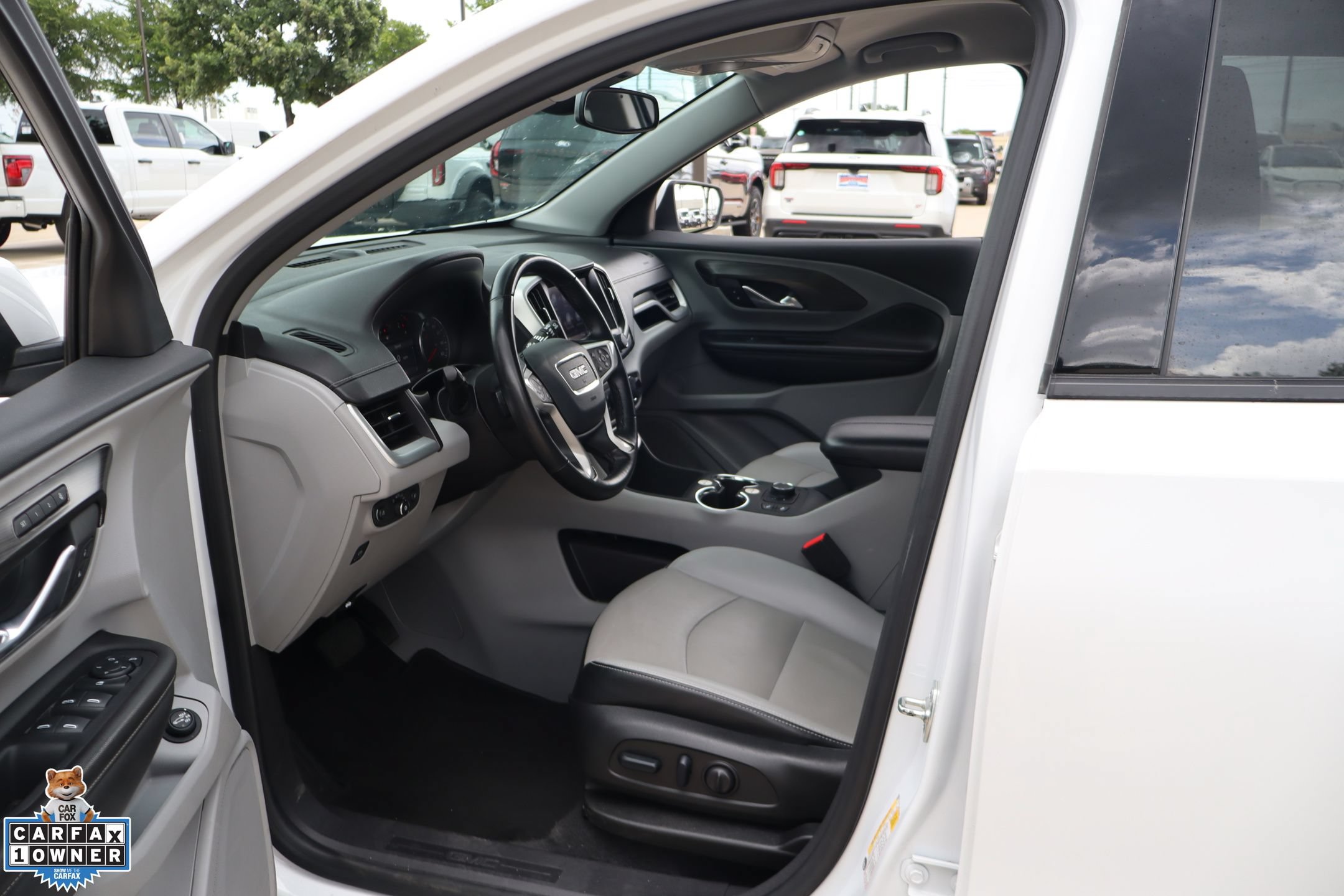 Used 2024 GMC Terrain SLT FWD image 24