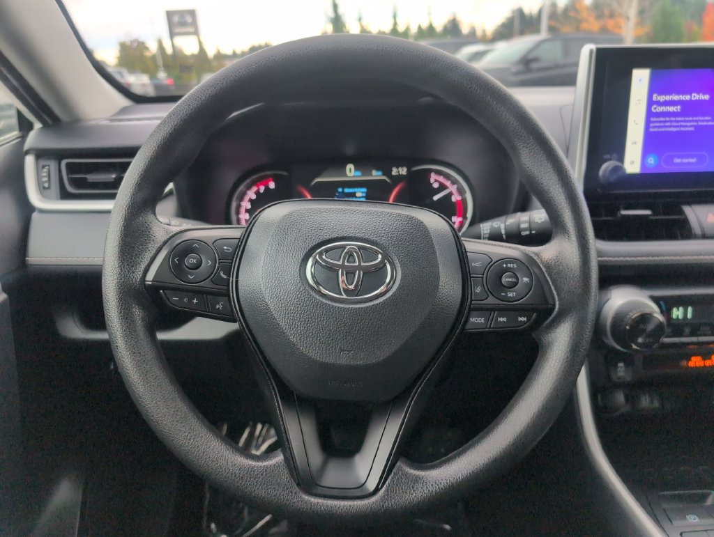 Used 2025 Toyota RAV4 XLE AWD/4WD image 20