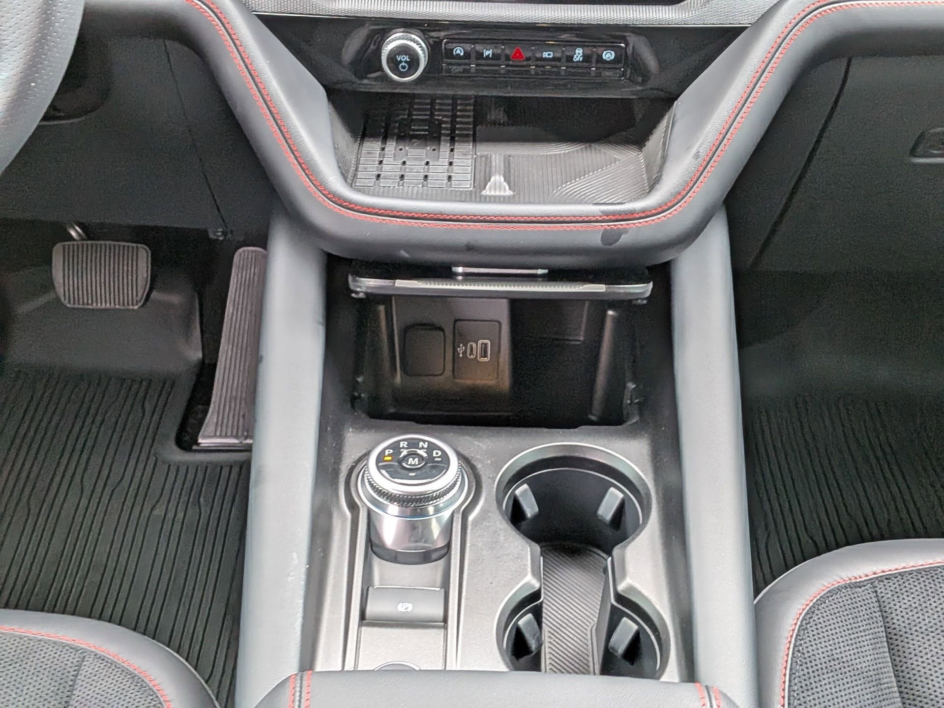 Certified 2025 Ford Explorer ST image 23