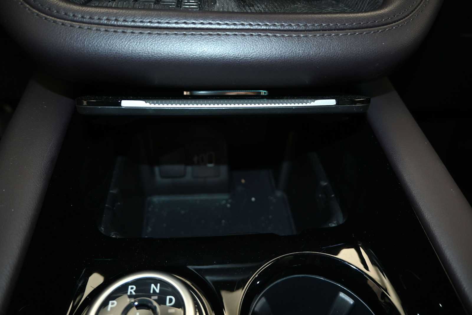 Certified 2025 Ford Explorer Platinum RWD image 8