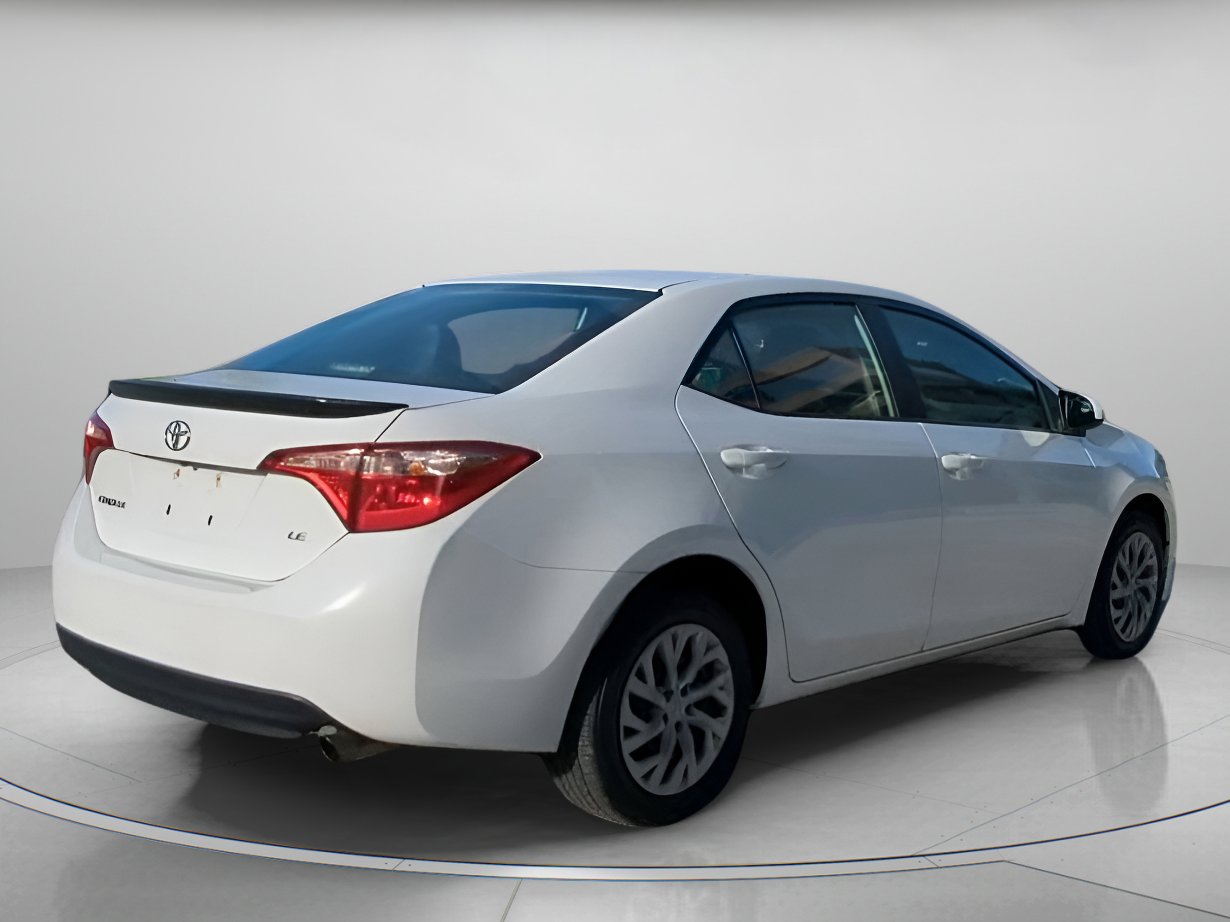 Used 2018 Toyota Corolla LE image 27