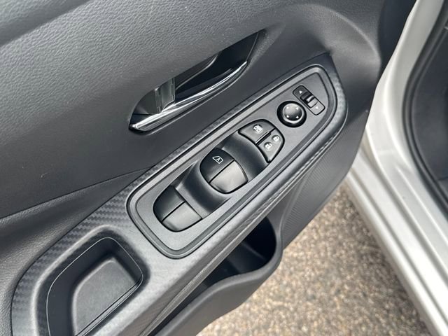 Used 2023 Nissan Versa SV image 19