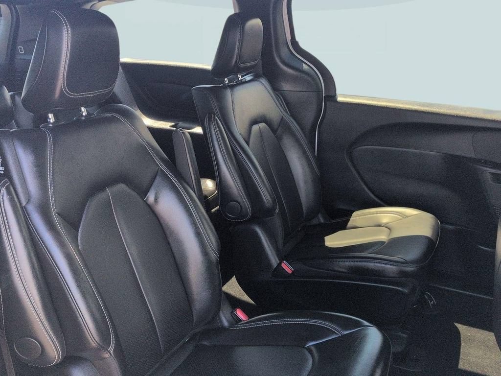 Used 2024 Chrysler Pacifica Limited FWD image 28