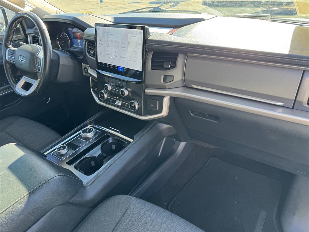 Certified 2022 Ford Expedition XLT image 5