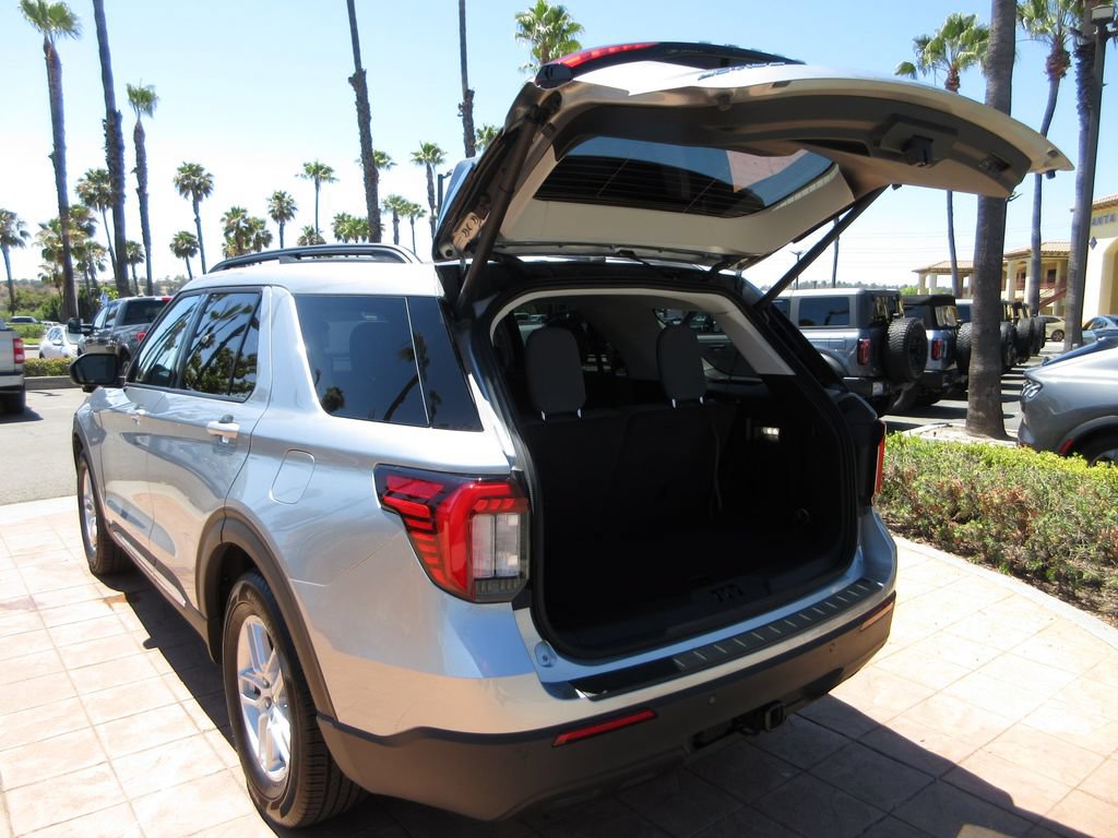 Certified 2025 Ford Explorer Active RWD image 27