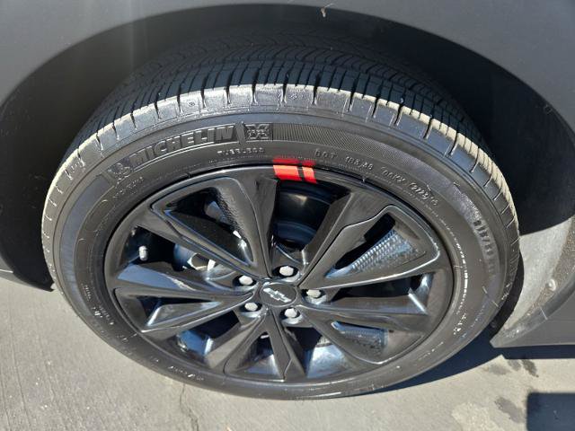 Used 2023 Chevrolet Bolt EUV LT w/ Convenience Package FWD image 11