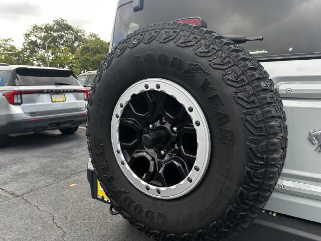 Certified 2023 Ford Bronco Big Bend w/ Sasquatch Package AWD/4WD image 40
