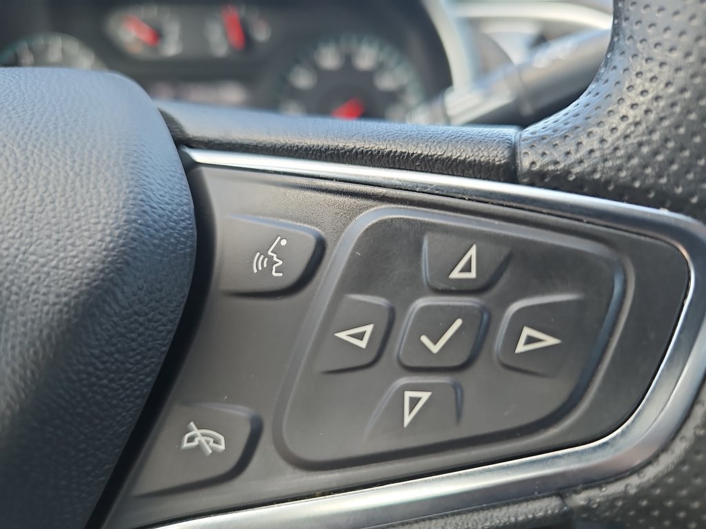 Used 2025 Chevrolet Malibu LT FWD image 17