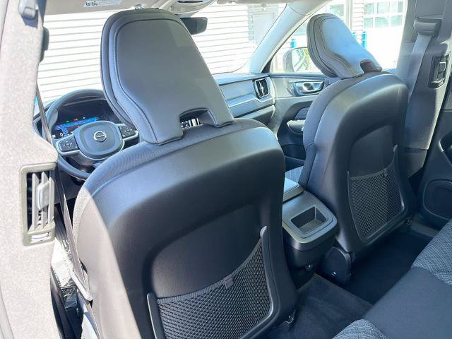 Used 2022 Volvo XC60 B5 Momentum AWD/4WD image 19
