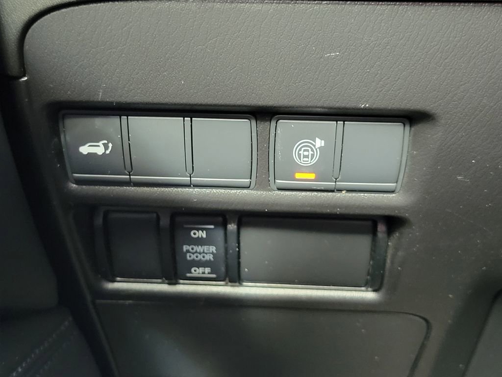 Used 2022 Nissan Armada SL w/ Captain's Chairs Package image 30