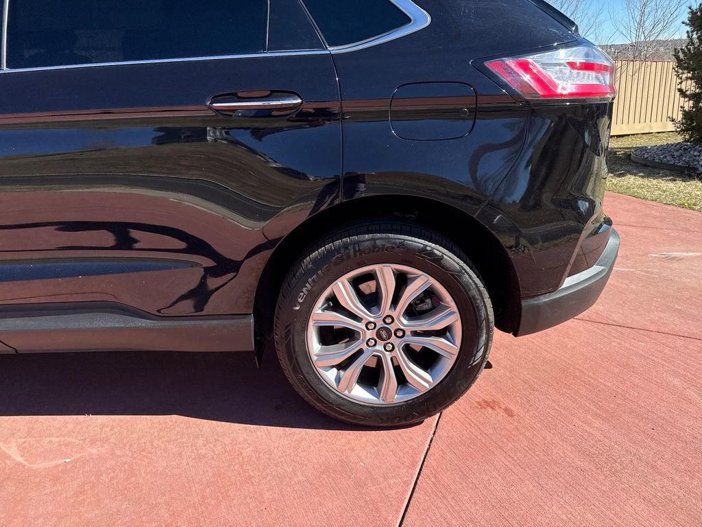 Certified 2024 Ford Edge Titanium AWD/4WD image 34