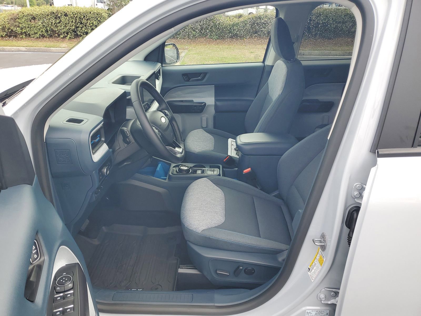 Certified 2025 Ford Maverick XLT w/ Equipment Group 301A AWD/4WD image 15