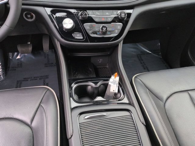 Used 2026 Chrysler Pacifica Limited FWD image 23