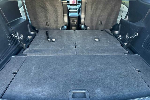 Certified 2022 Ford Explorer XLT w/ Equipment Group 202A image 13