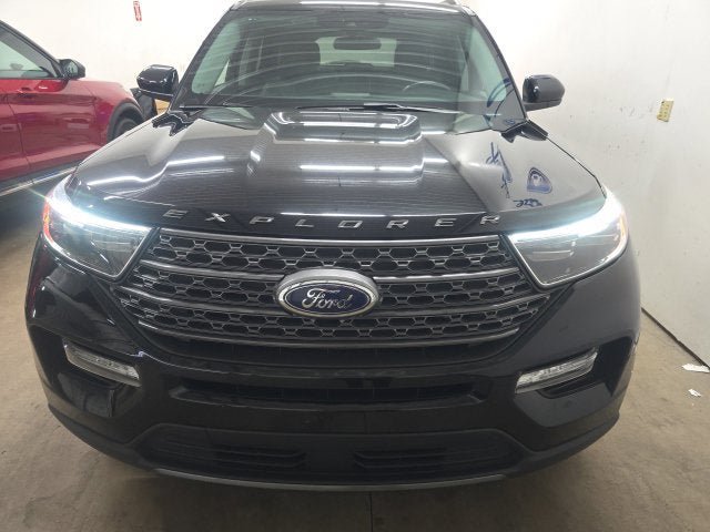 Certified 2023 Ford Explorer XLT w/ Equipment Group 202A AWD/4WD image 18