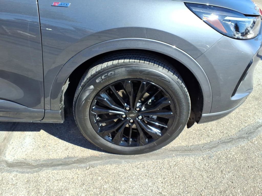 Certified 2023 Ford Escape ST-Line Elite AWD/4WD image 8