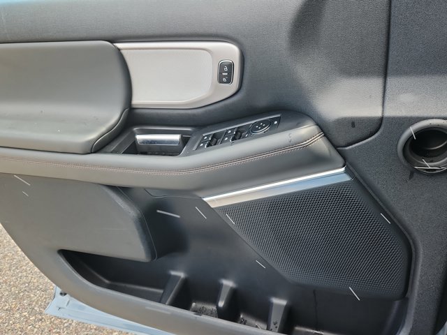 Certified 2025 Ford Expedition Active AWD/4WD image 9