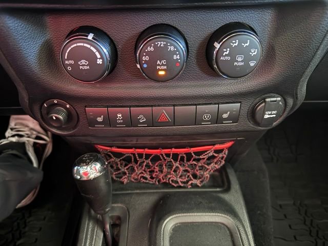 Used 2017 Jeep Wrangler Unlimited Rubicon AWD/4WD image 17