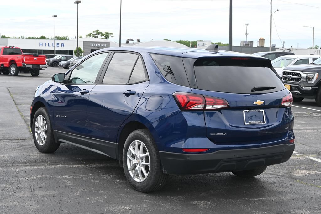 Used 2022 Chevrolet Equinox LS AWD/4WD image 11