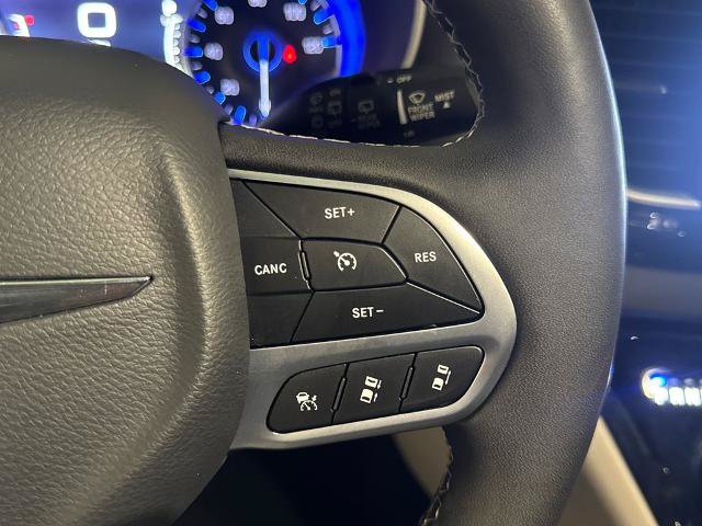Used 2024 Chrysler Pacifica Touring-L FWD image 21