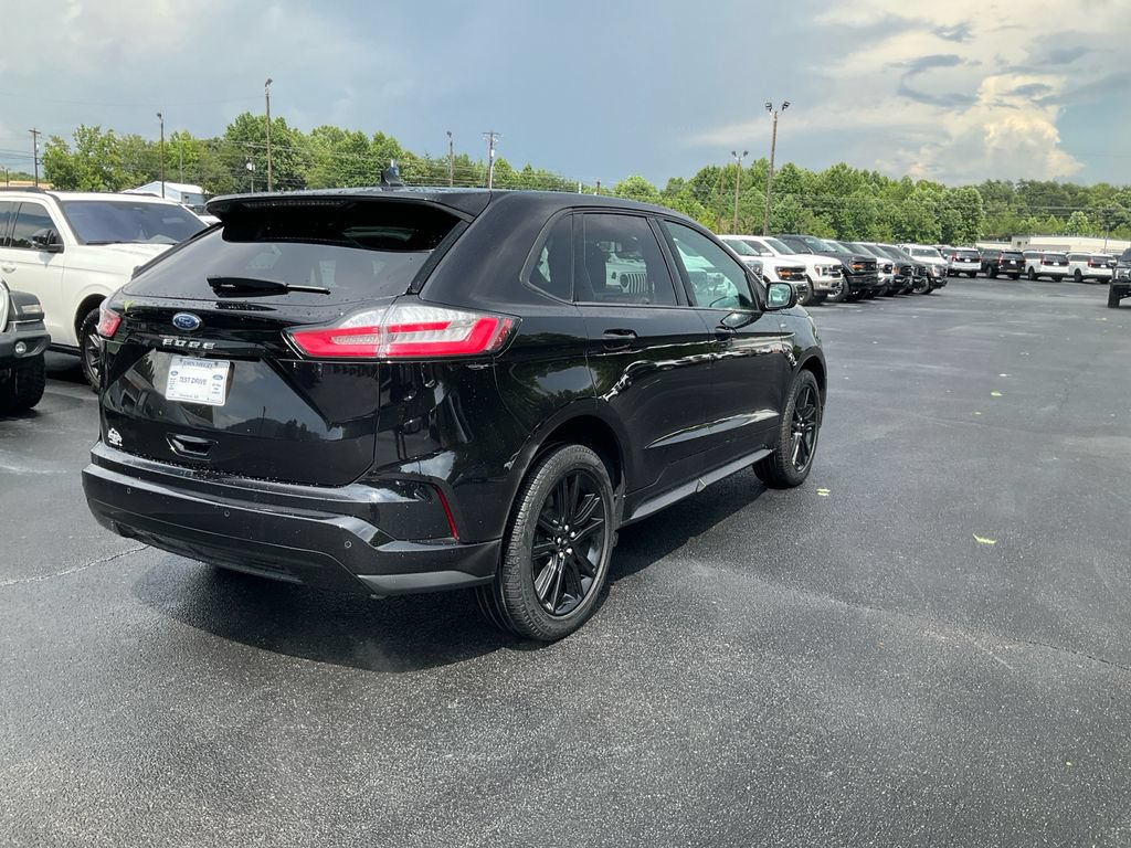 Certified 2024 Ford Edge ST-Line AWD/4WD image 5