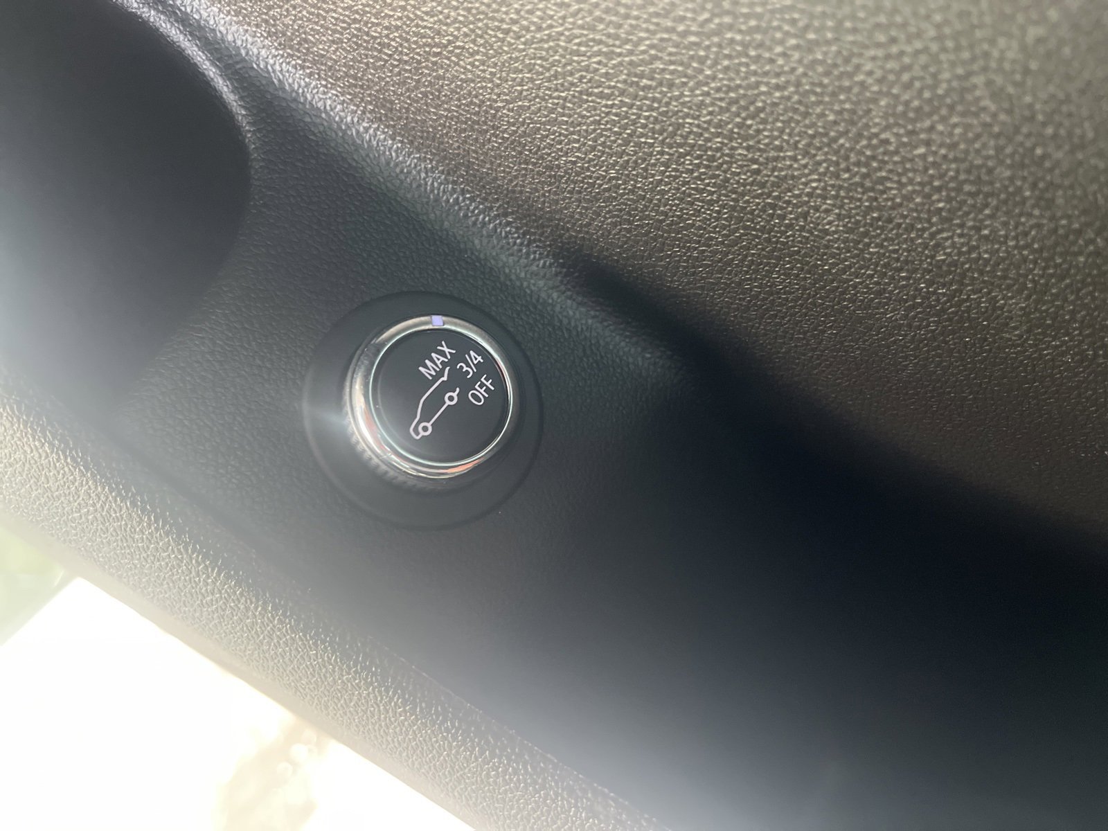 Used 2019 Cadillac XT4 Premium Luxury image 16