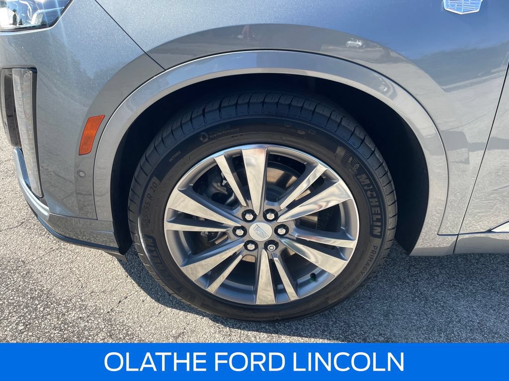 Used 2022 Cadillac XT6 Premium Luxury w/ Platinum Package AWD/4WD image 16
