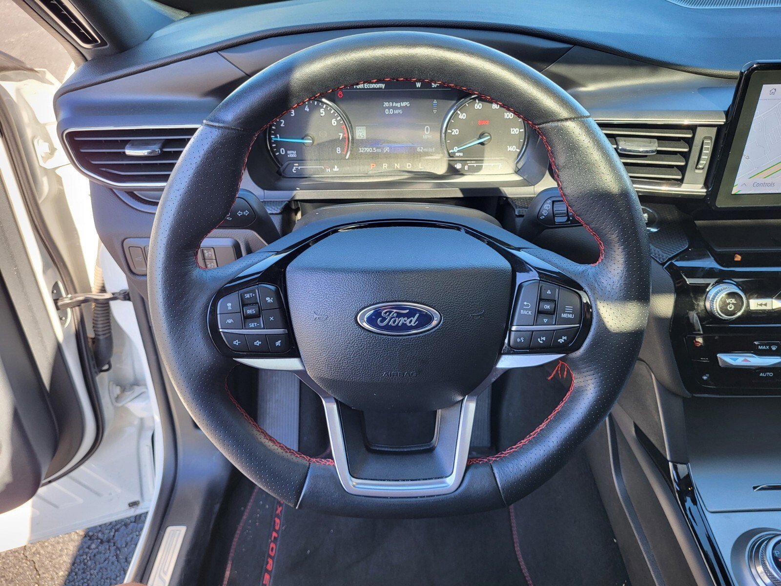 Certified 2023 Ford Explorer ST-Line w/ Class IV Trailer Tow Package image 26