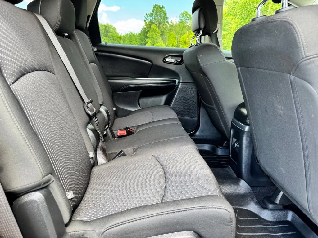 Used 2019 Dodge Journey SE FWD image 19