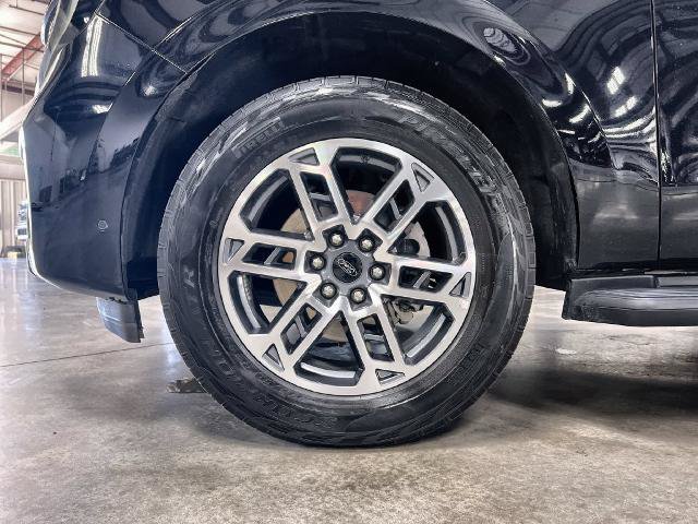 Certified 2025 Ford Expedition Active AWD/4WD image 11